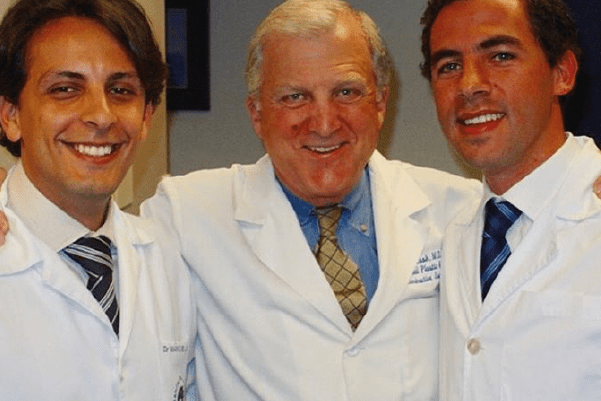 2006 - Dr. Mário Ferraz completa seu clerkship na Harvard Medical School sob a tutela de alguns dos maiores nomes da Cirurgia Plástica Facial.
